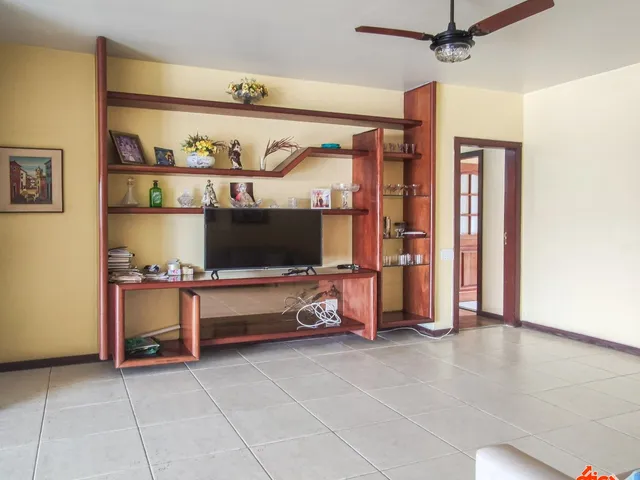 Apartamento 4 quartos e 1 banheiro, à venda, no bairro Nazare em Belém