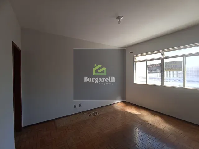 Apartamento 4 quartos e 3 banheiros, para alugar, no bairro Centro em Lavras