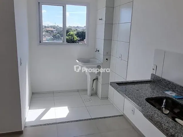 Apartamento 2 quartos e 2 banheiros, à venda, no bairro Jardim Helvécia em Aparecida de Goiânia
