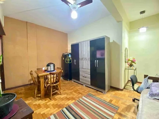 Apartamento com 53m² 2 quartos e 1 banheiro, à venda, no bairro Centro em Barra Mansa