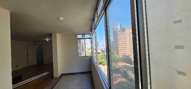 Apartamento 3 quartos e 2 banheiros, à venda, no bairro Jardim Paulista em São Paulo