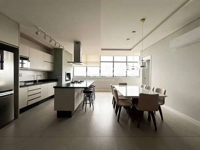 Apartamento 3 quartos e 4 banheiros, à venda ou para alugar, no bairro Jardim Carvalho em Ponta Grossa