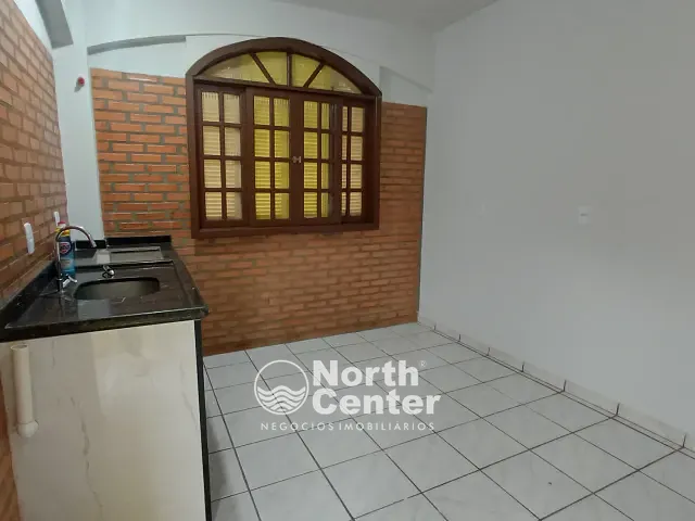 Apartamento 2 quartos e 1 banheiro, para alugar, no bairro Centro em Balneário Barra do Sul