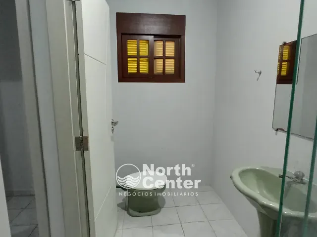 Apartamento 2 quartos e 1 banheiro, para alugar, no bairro Centro em Balneário Barra do Sul
