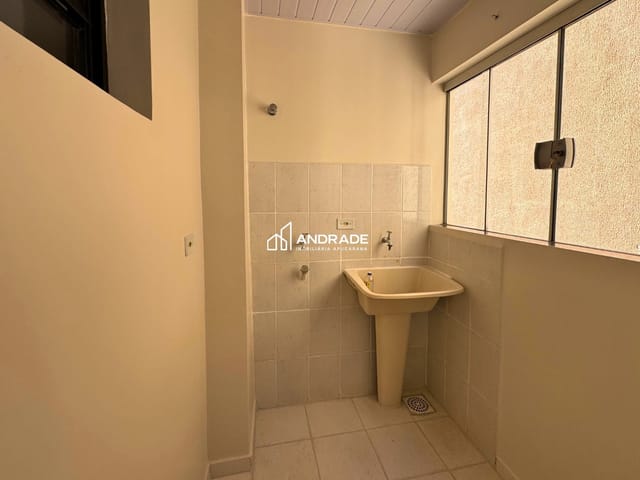 Apartamento com 69m² 3 quartos e 1 banheiro, à venda, no bairro Núcleo Habitacional Papa João Paulo I em Apucarana