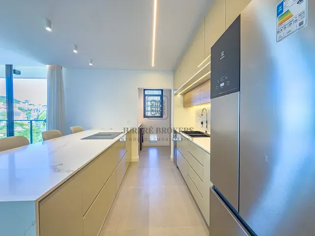 Apartamento 2 quartos e 3 banheiros, à venda, no bairro Canasvieiras em Florianópolis
