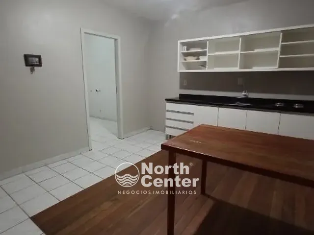 Apartamento 2 quartos e 1 banheiro, para alugar, no bairro Centro em Balneário Barra do Sul