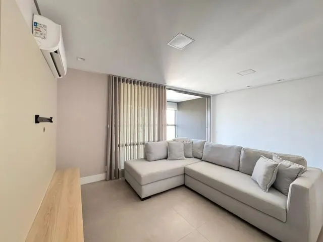 Apartamento com 10m² 3 quartos e 3 banheiros, para alugar, no bairro Gleba Palhano em Londrina