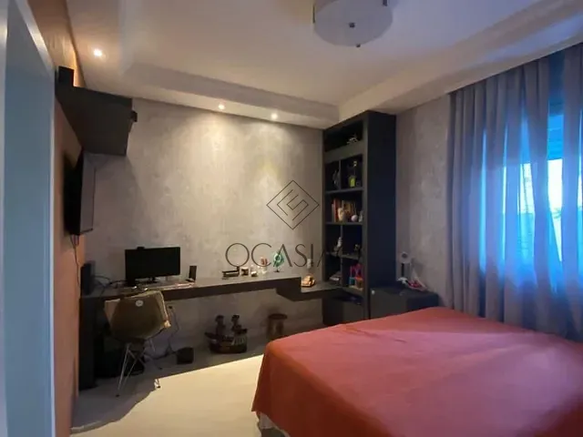 Apartamento com 650m² 4 quartos e 5 banheiros, à venda, no bairro Centro em Balneário Camboriú