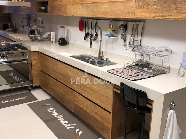 Apartamento 4 quartos e 5 banheiros, à venda, no bairro São Sebastião em Uberaba
