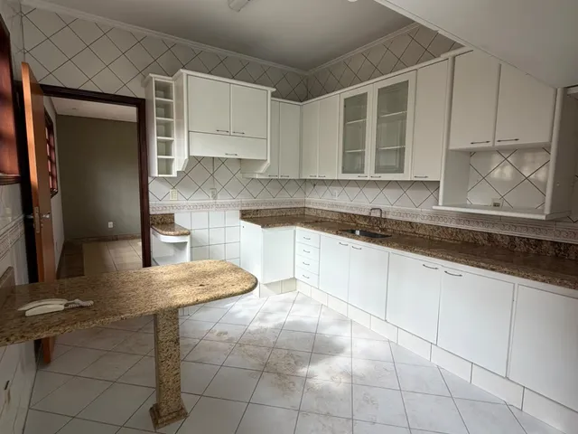 Casa com 514m² 3 quartos e 3 banheiros, à venda, no bairro Residencial Granville em Goiânia