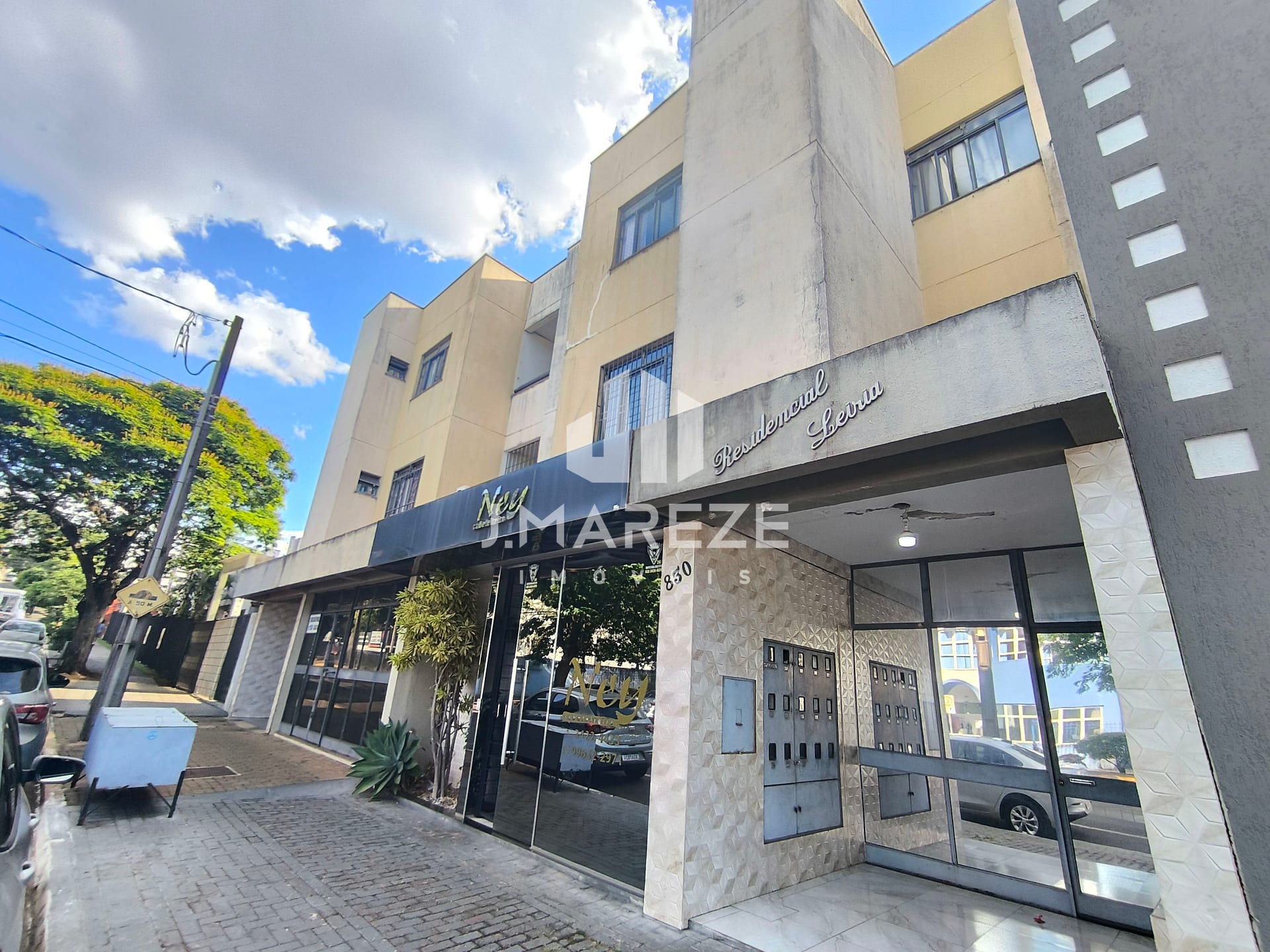 Apartamento à venda e aluguel com 3 quartos, 82m² - Foto 1