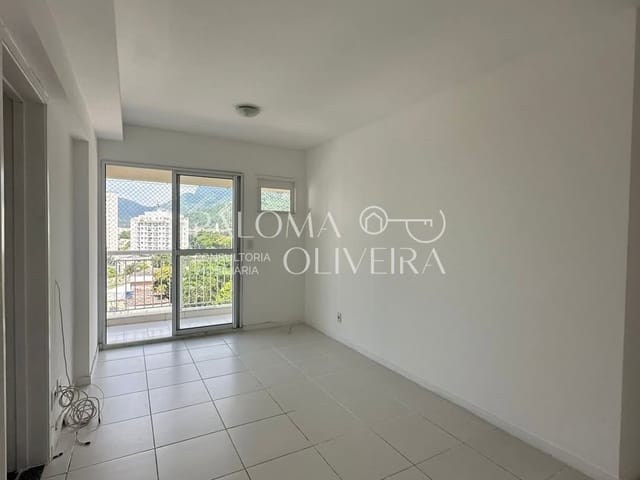 Apartamento 2 quartos e 1 banheiro, para alugar, no bairro Jacarepaguá em Rio de Janeiro