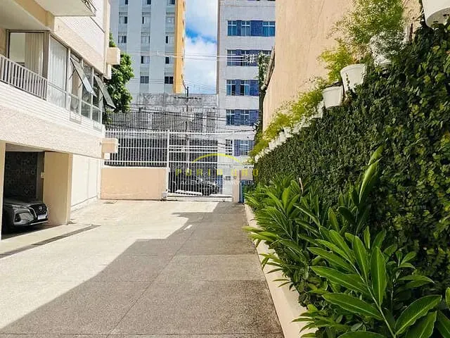 Apartamento com 280m² 4 quartos e 3 banheiros, à venda, no bairro Graça em Salvador
