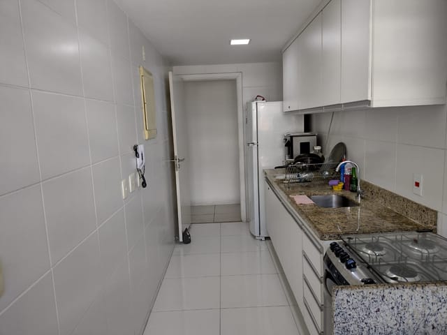 Apartamento com 100m² 3 quartos e 1 banheiro, para alugar, no bairro Braga em Cabo Frio