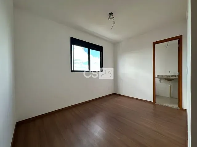 Apartamento com 85m² 2 quartos e 2 banheiros, à venda, no bairro Parque Jamaica em Londrina