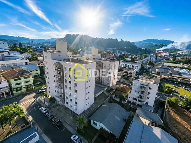 Apartamento 2 quartos e 1 banheiro, para alugar, no bairro Centro em Concórdia