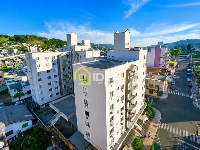 Apartamento 2 quartos e 1 banheiro, para alugar, no bairro Centro em Concórdia