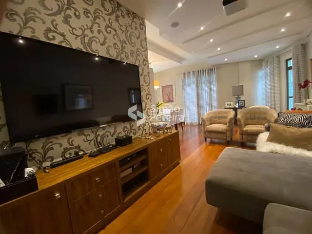 Apartamento 4 quartos e 4 banheiros, à venda, no bairro Santa Helena em Juiz de Fora