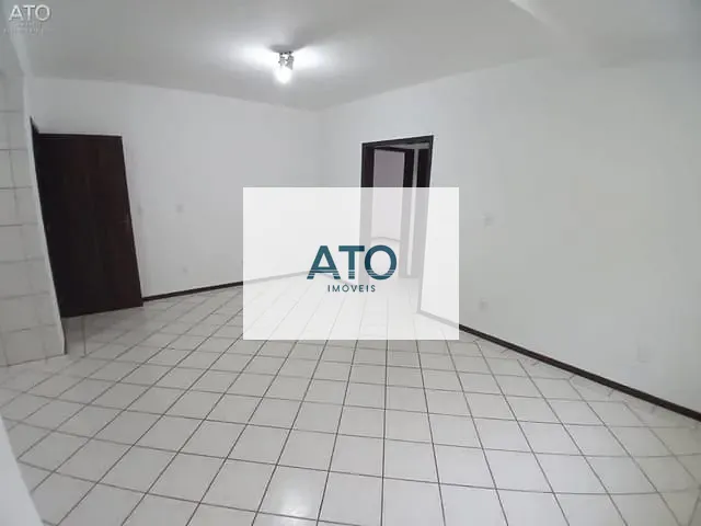 Apartamento 2 quartos e 1 banheiro, para alugar, no bairro Univiversitário em Tijucas