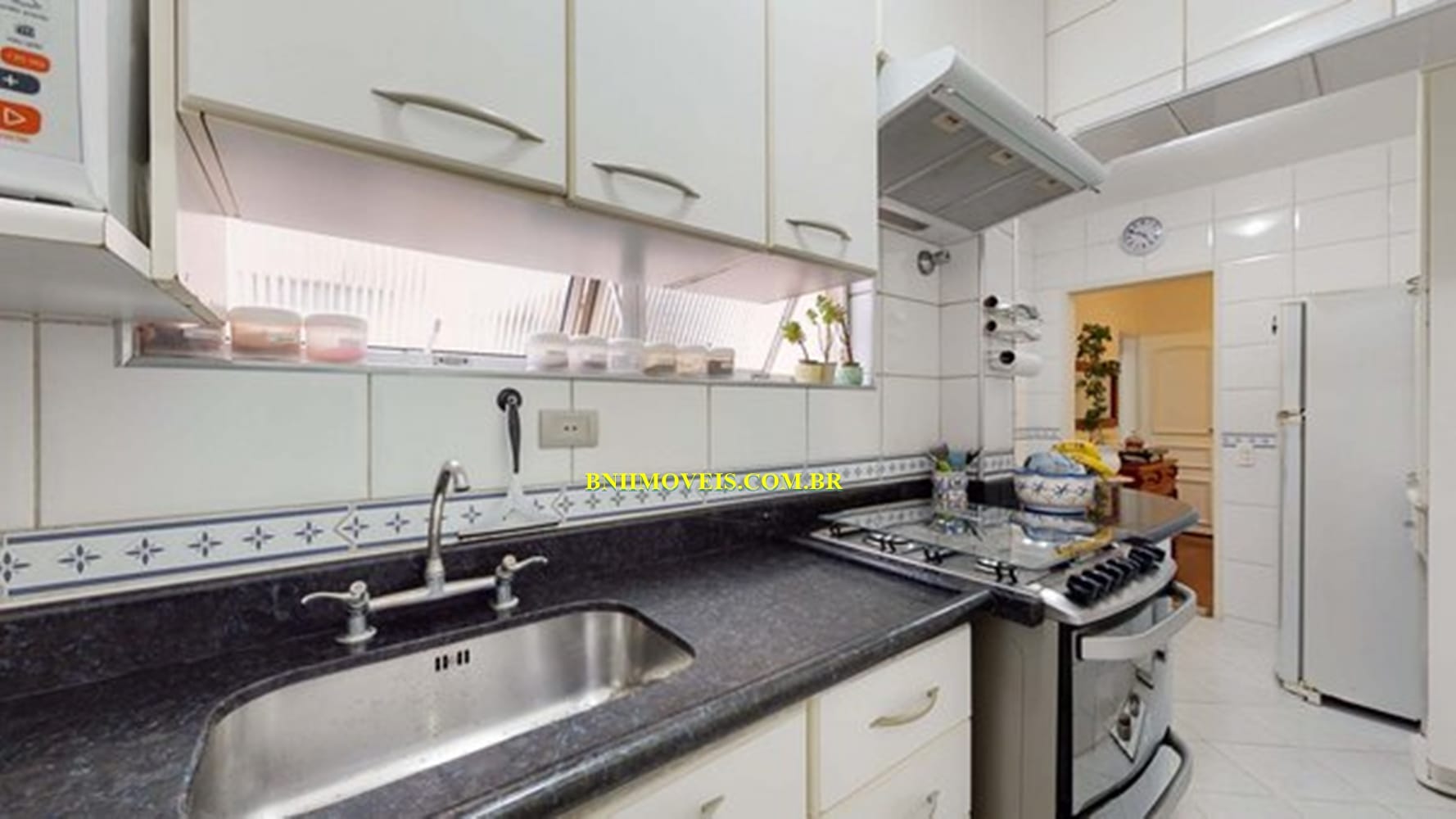 Apartamento à venda com 3 quartos, 76m² - Foto 4