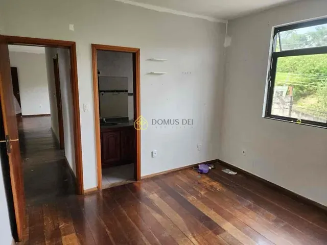 Apartamento com 160m² 3 quartos e 1 banheiro, à venda, no bairro Ano Bom em Barra Mansa