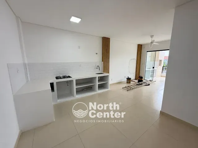 Apartamento 1 quarto e 1 banheiro, para alugar, no bairro Centro em Balneário Barra do Sul