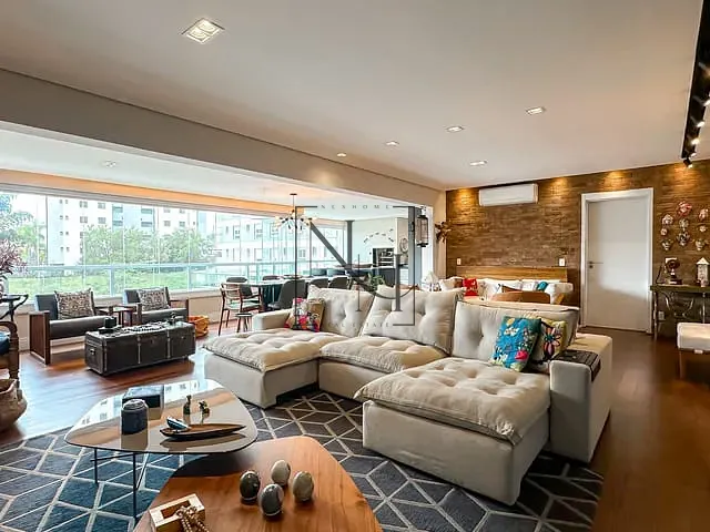 Apartamento com 189m² 3 quartos e 5 banheiros, à venda, no bairro Santo Amaro em São Paulo