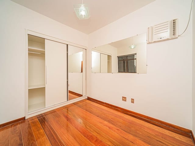 Apartamento 4 quartos e 3 banheiros, à venda, no bairro Centro em Juiz de Fora