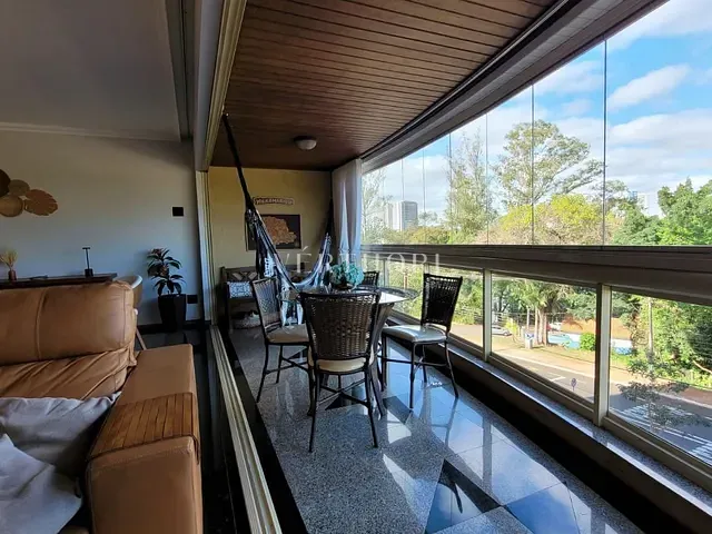 Apartamento com 240m² 4 quartos e 4 banheiros, à venda, no bairro Vila Fujita em Londrina