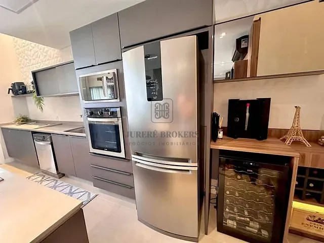 Apartamento 3 quartos e 4 banheiros, à venda, no bairro Jurerê em Florianópolis