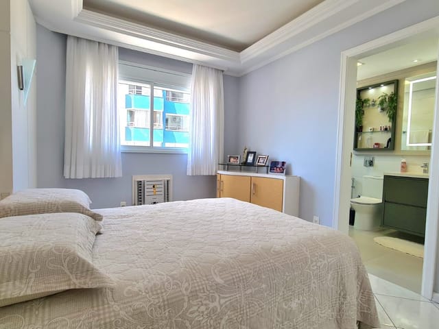Apartamento 3 quartos e 2 banheiros, à venda, no bairro Canto em Florianópolis