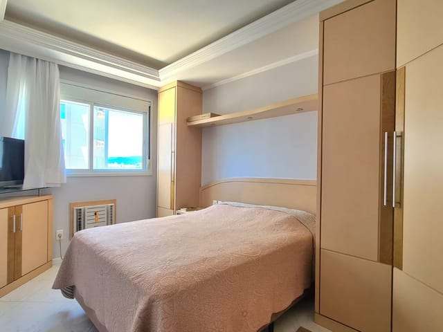 Apartamento 3 quartos e 2 banheiros, à venda, no bairro Canto em Florianópolis