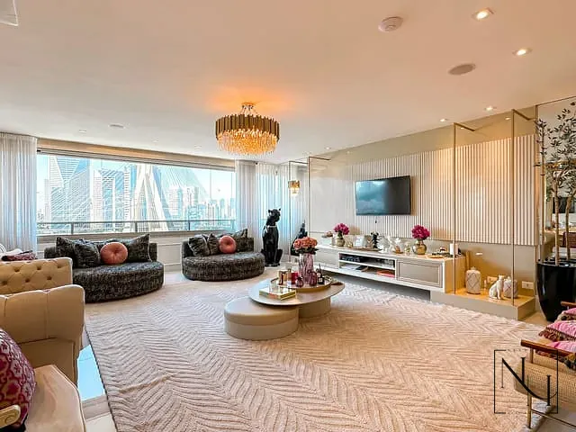 Apartamento com 252m² 3 quartos e 5 banheiros, à venda, no bairro Cidade Jardim em São Paulo
