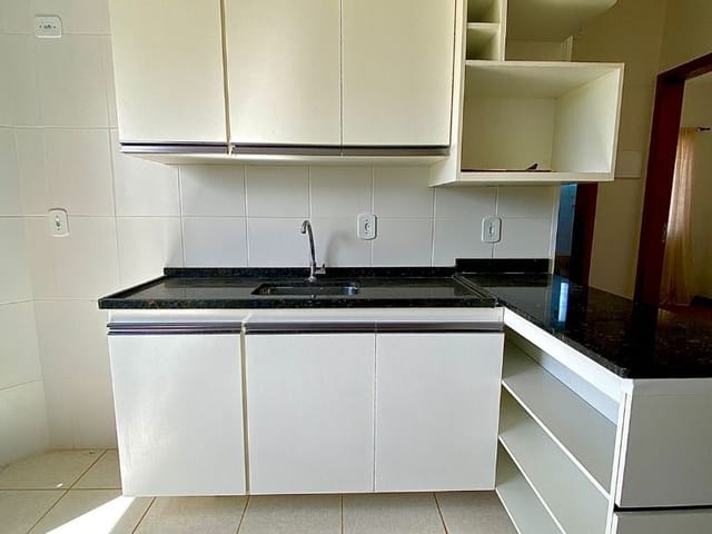 Apartamento 2 quartos e 1 banheiro, à venda, no bairro Loteamento Campo das Aroeiras em Poços de Caldas