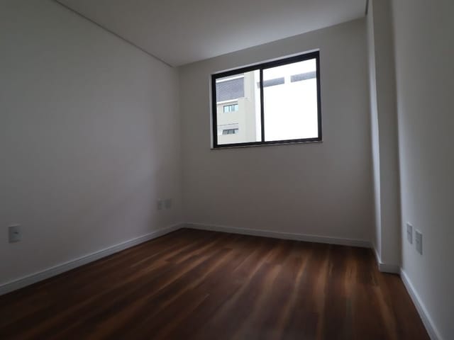 Apartamento 2 quartos e 2 banheiros, à venda, no bairro Cascatinha em Juiz de Fora