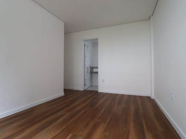 Apartamento 2 quartos e 2 banheiros, à venda, no bairro Cascatinha em Juiz de Fora