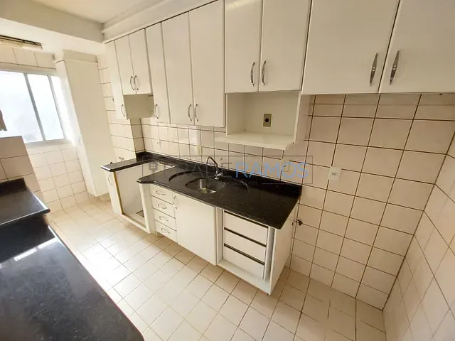Apartamento 3 quartos e 2 banheiros, para alugar, no bairro Jardim Goiás em Goiânia