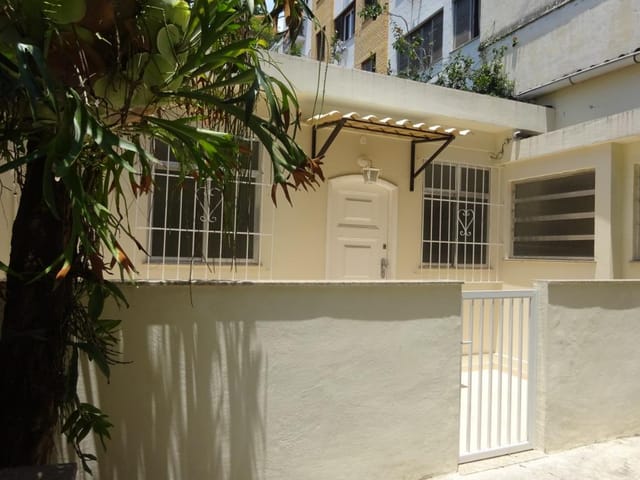 Foto do Apartamento - ALUGUEL DE APARTAMENTO TIPO CASA, 40M2,  REFORMADO,  UM QUARTO, SALA, BANHEIRO SOCIAL, COZINHA E ÁREA EXTERNA, RUA JOÃO AFONSO, HUMAITÁ, RJ | PATRIRIO IMÓVEIS