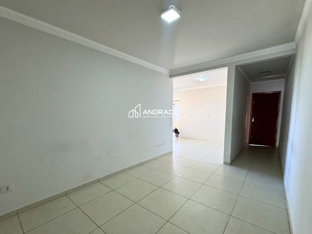 Apartamento 3 quartos e 1 banheiro, para alugar, no bairro Vila Vitória em Apucarana