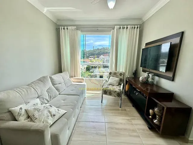 Apartamento 2 quartos e 1 banheiro, à venda, no bairro Cedro em Camboriú
