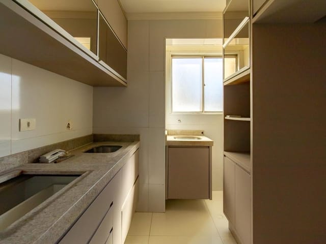 Apartamento 2 quartos e 1 banheiro, à venda, no bairro Jardim Ipanema em Maringá