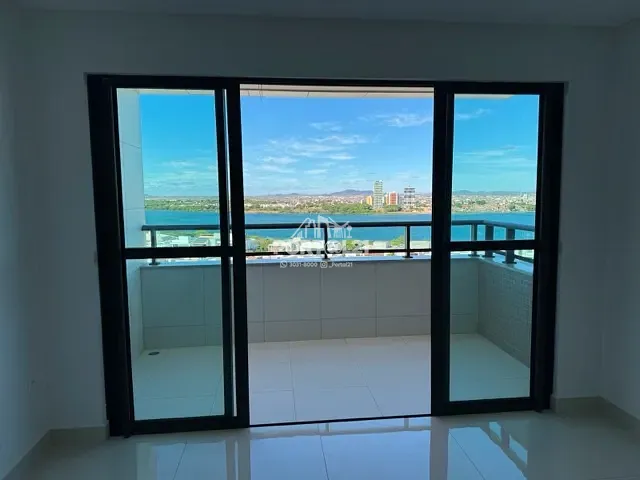 Apartamento 4 quartos e 4 banheiros, para alugar, no bairro Centro em Petrolina