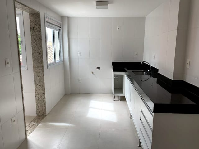 Apartamento com 102m² 3 quartos e 4 banheiros, para alugar, no bairro Cavaleiros em Macaé