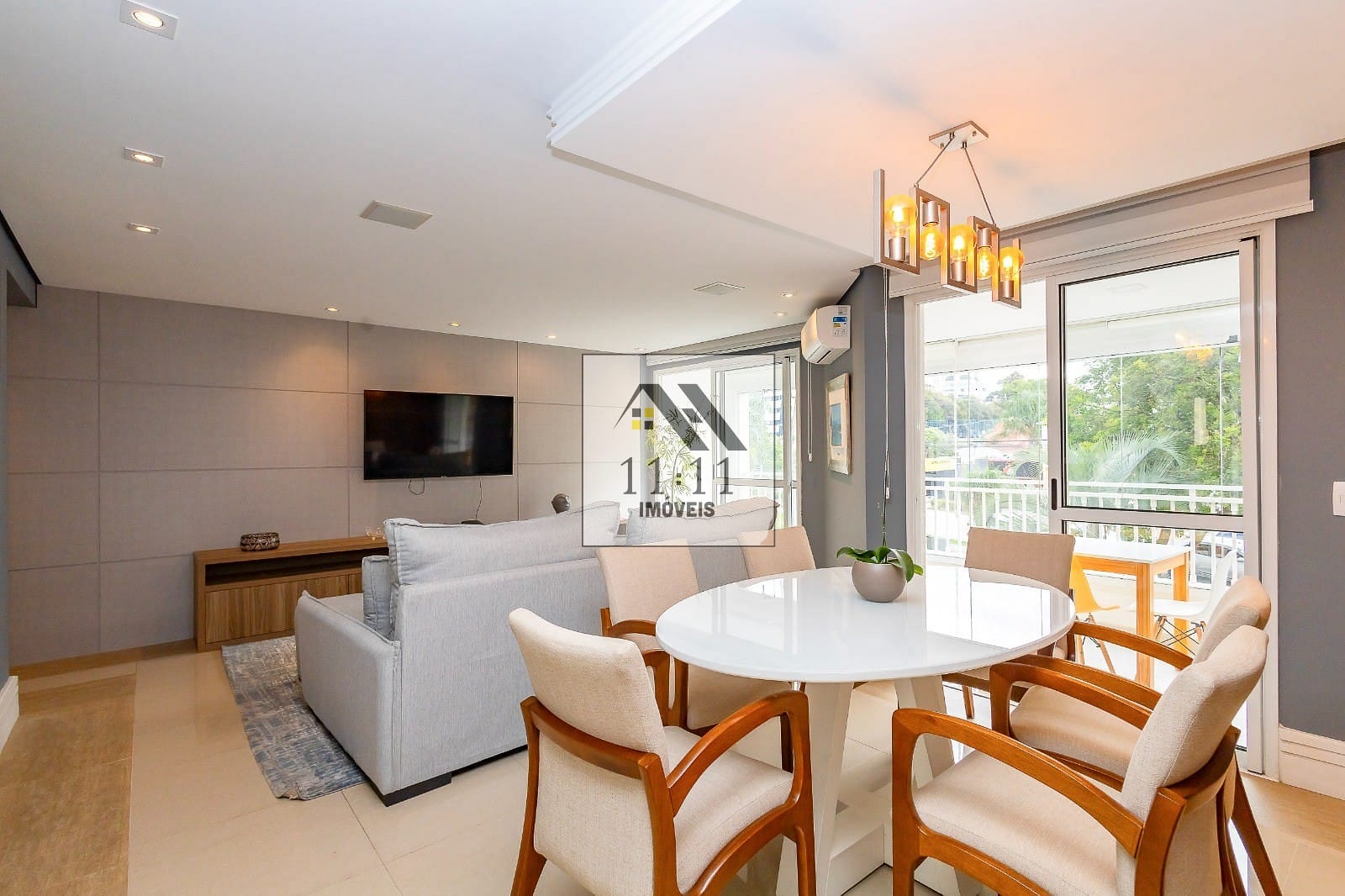 Apartamento à venda com 3 quartos, 106m² - Foto 1