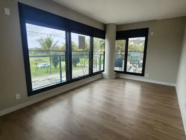 Apartamento 3 quartos e 4 banheiros, à venda, no bairro Jurerê em Florianópolis