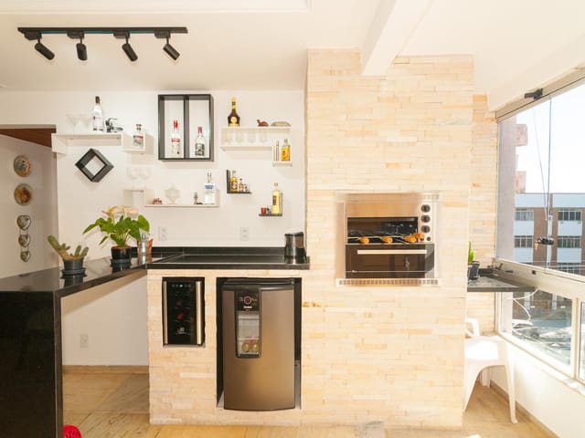 Apartamento 4 quartos e 2 banheiros, à venda, no bairro Jardim da Penha em Vitória