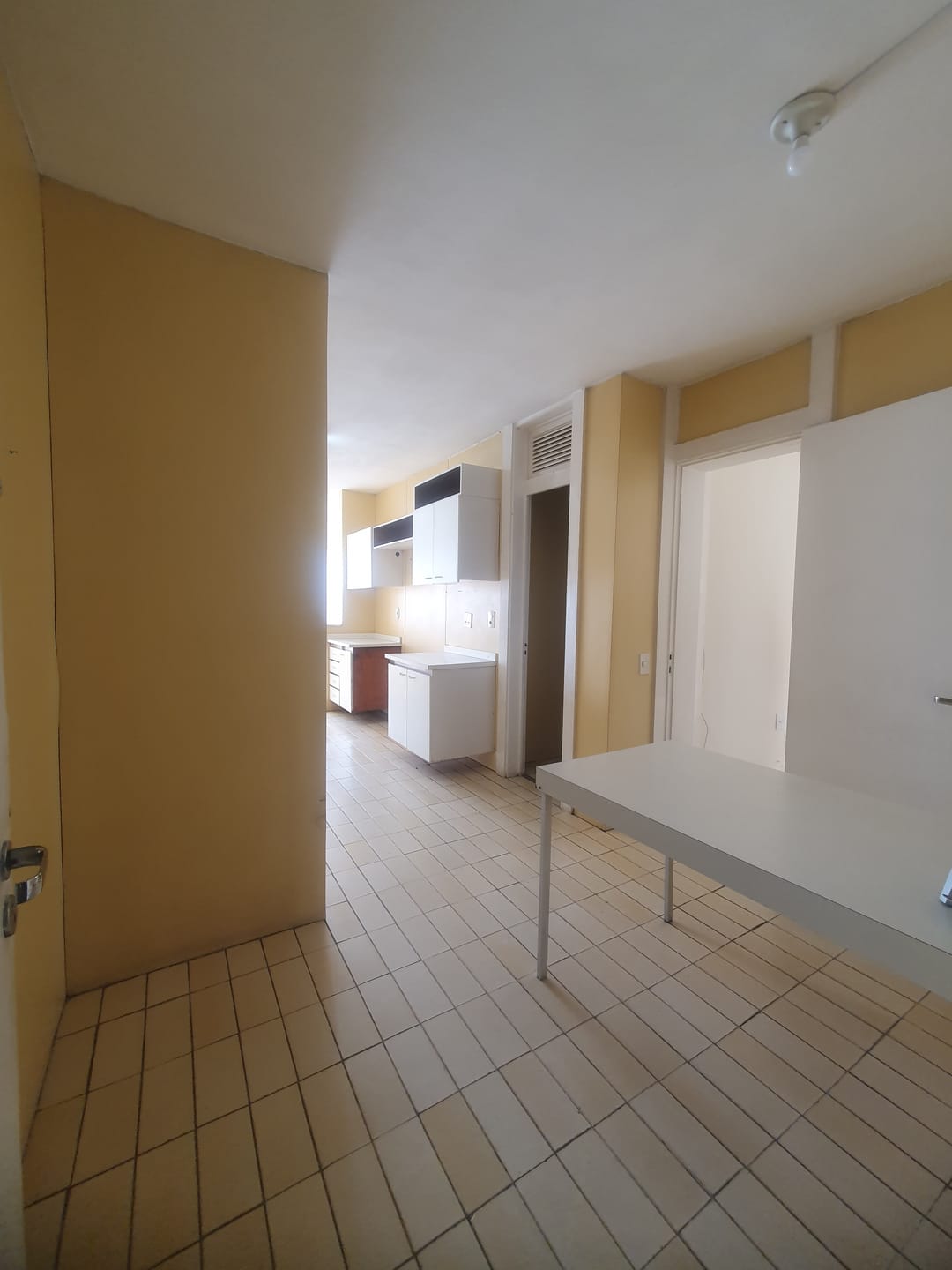 Apartamento para alugar com 3 quartos, 175m² - Foto 12