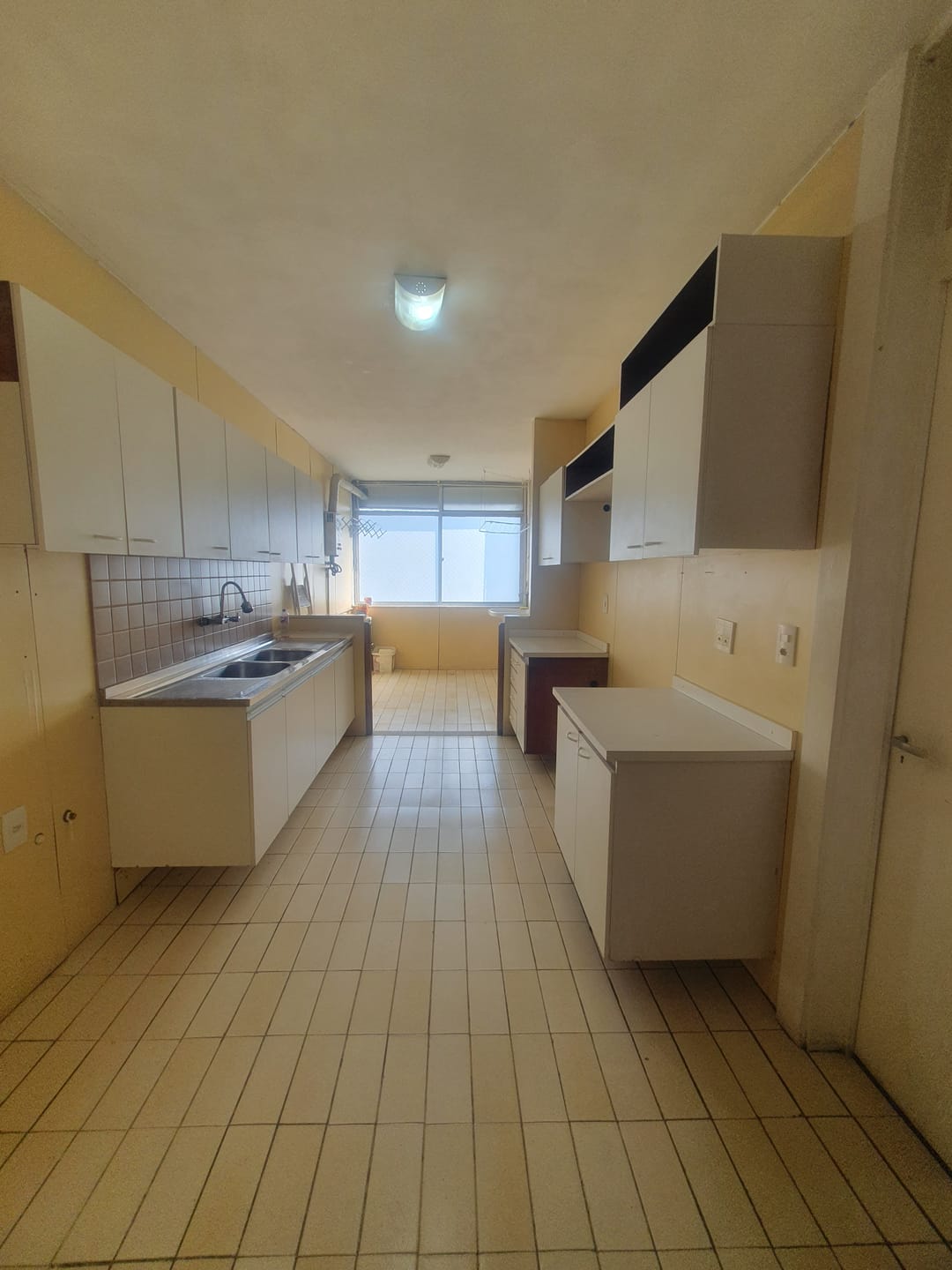 Apartamento para alugar com 3 quartos, 175m² - Foto 13