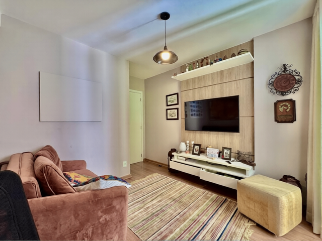 Apartamento 2 quartos e 2 banheiros, à venda, no bairro Jardim Glória em Juiz de Fora